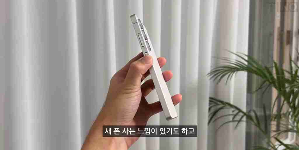 三星 Galaxy S25 Ultra 手机机模上手:更圆 R 角让 One UI 7 动画更自然