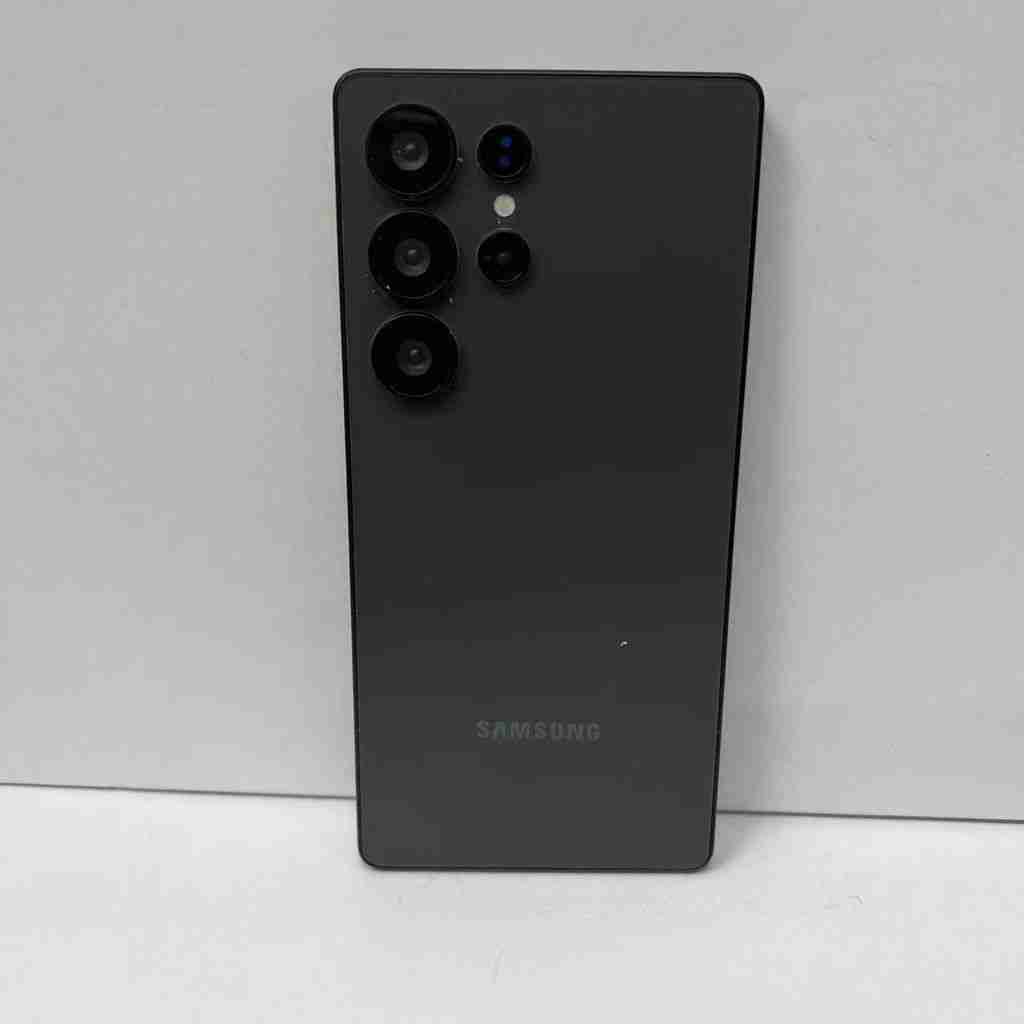 三星 Galaxy S25 Ultra 手机机模照再曝光：直屏 + 方正机身