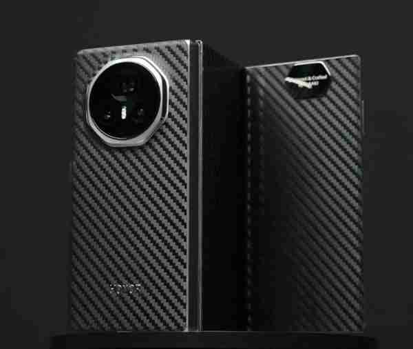 华为之后第二家！荣耀首款三折叠屏曝光：全身碳纤维材料