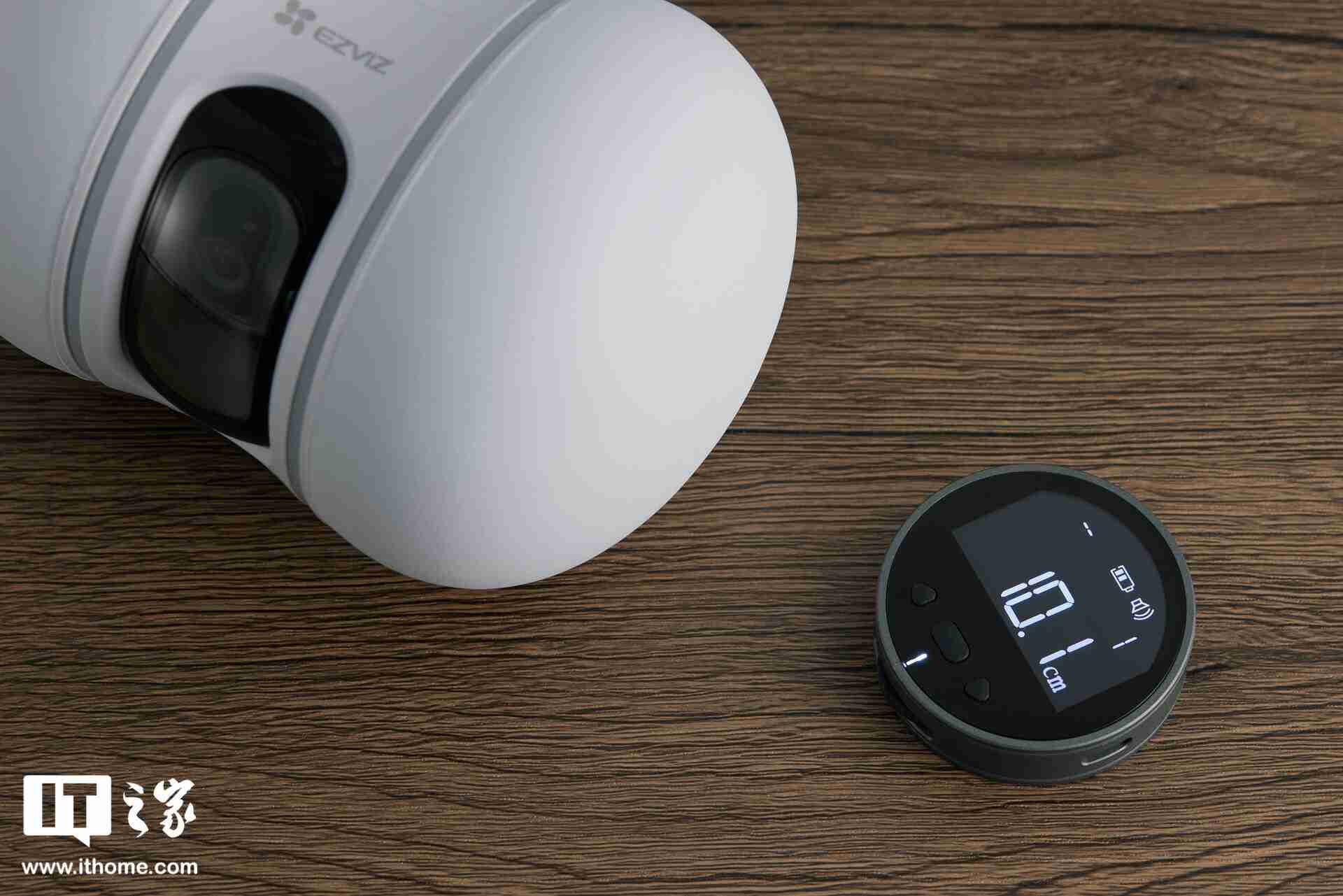 萤石 TAMO 看护摄像机：能全屋移动的智能看护摄像机