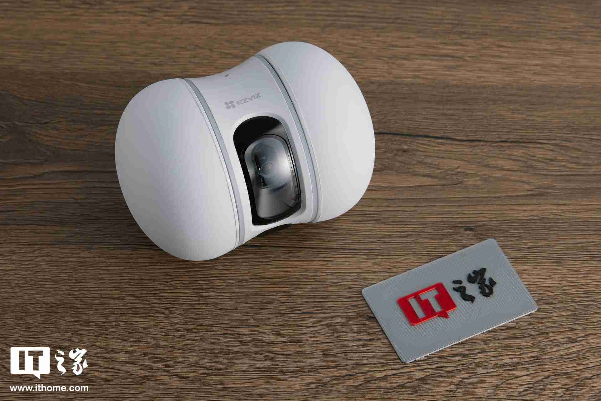 萤石 TAMO 看护摄像机:能全屋移动的智能看护摄像机