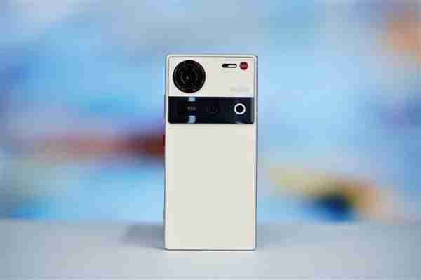 完美真全面屏!努比亚Z70 Ultra图赏