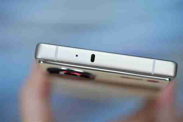 完美真全面屏!努比亚Z70 Ultra图赏