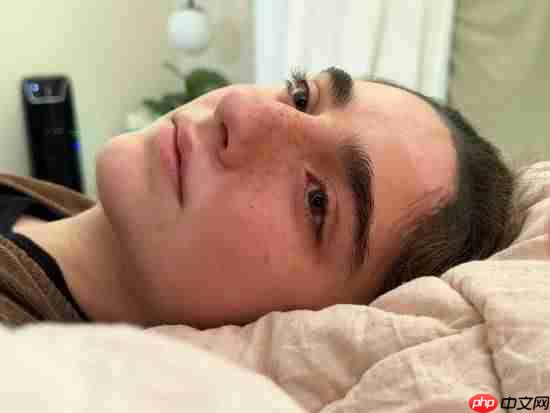 连性取向都还原了!玩家情侣COS《最后生还者》艾莉和蒂娜