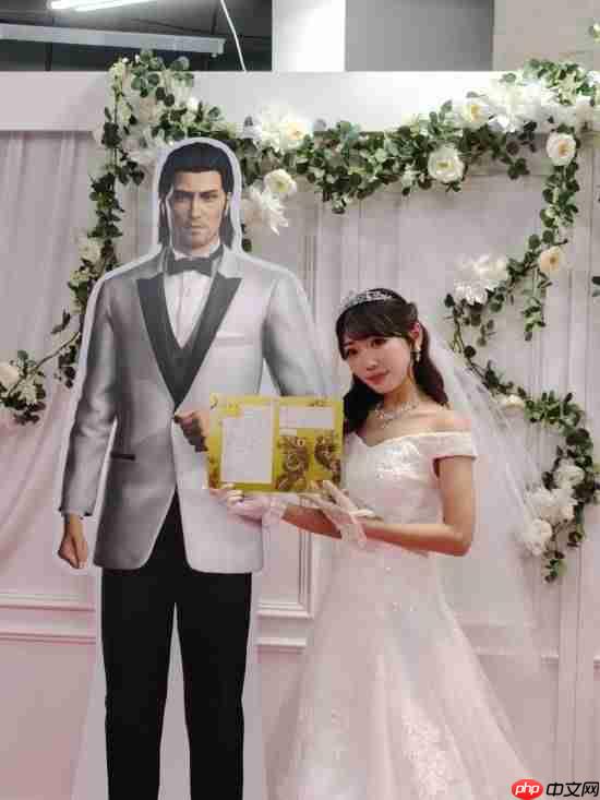 桐生一马“结婚了”？《如龙》女粉晒模拟婚礼照