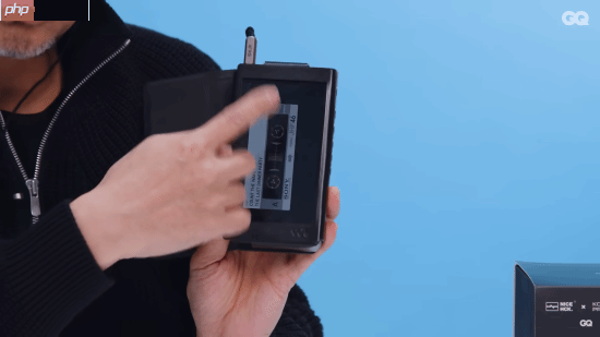 小岛秀夫列人生必备物品:眼镜第9 咖啡一天7杯!