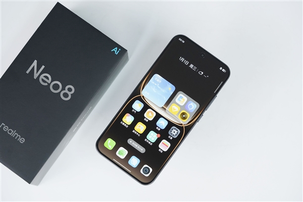 透明RGB光环 辨识度拉满!真我Neo8图赏