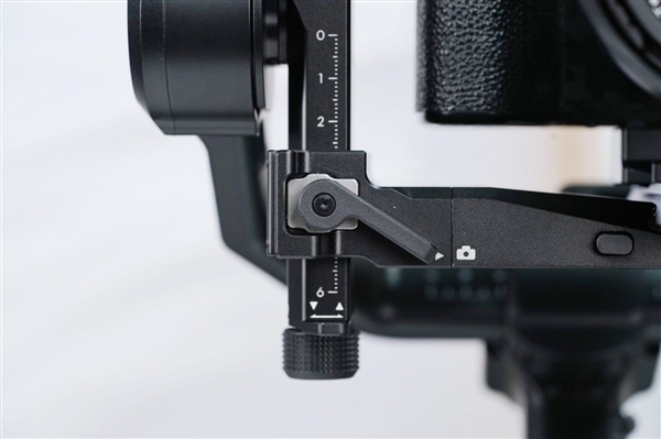 新一代相机增稳利器!大疆DJI RS 5手持云台稳定器图赏