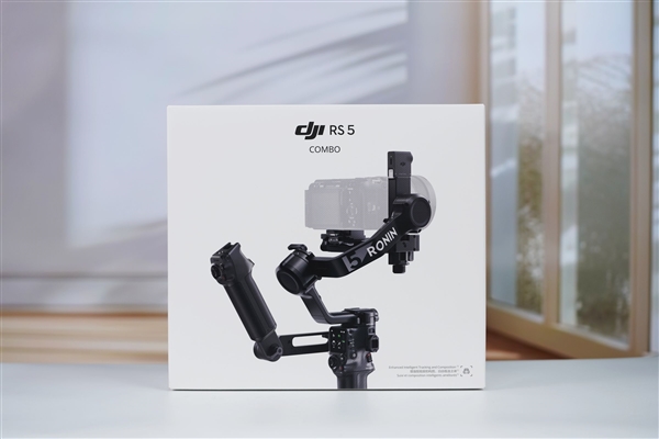 新一代相机增稳利器!大疆DJI RS 5手持云台稳定器图赏