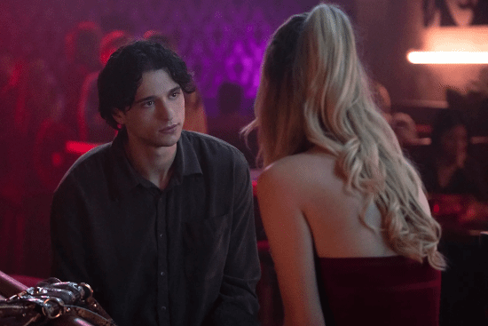 心理病态还是大尺度游戏!新美剧尺度惊人:女主求羞辱