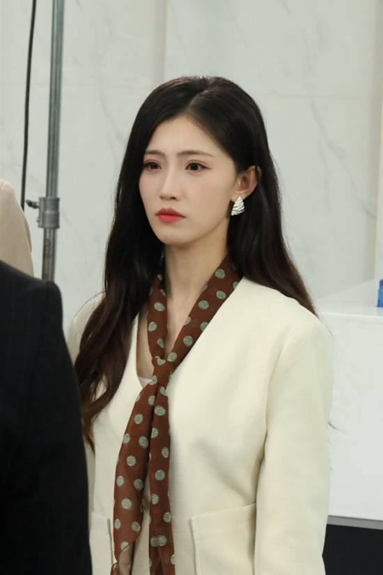 短剧女主全年无休拍了48部戏：每天工作16个小时！5年未回家