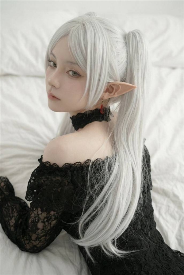 大神用AI制作《芙莉莲》Cos图:媲美真人