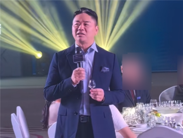 刘强东给春节在岗员工发钱!连续9天 日均新增投入1.5亿