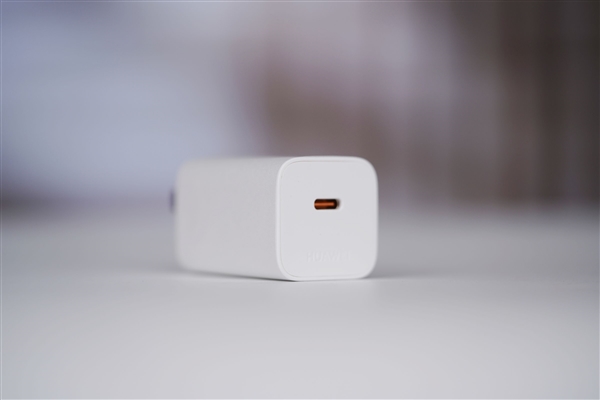 双折叠巅峰之作！华为Mate X7典藏版图赏