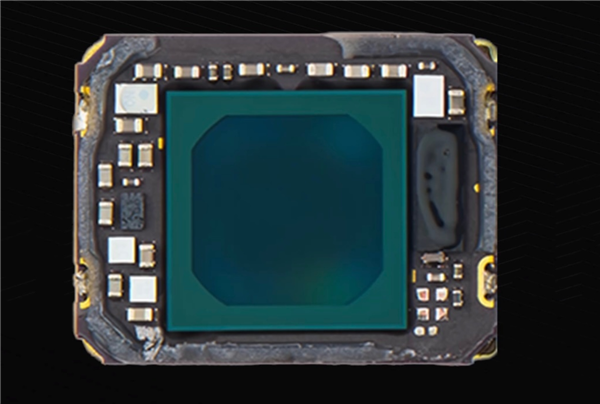 华为nova 16系列将搭载1:1方形前摄：竖握也能拍横图